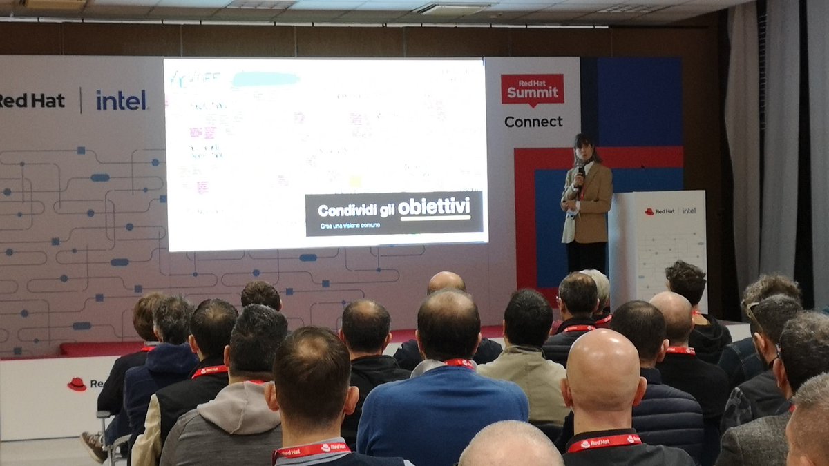 RIOS_opensource's tweet photo. Inaugura la track RIOS al #RedHatSummitConnect Irene Capatti raccontando la metodologia per l'approccio #datadriven.

Diretta dell'evento: https://t.co/qTGxN5s3Wv https://t.co/rtBZHj6OZk