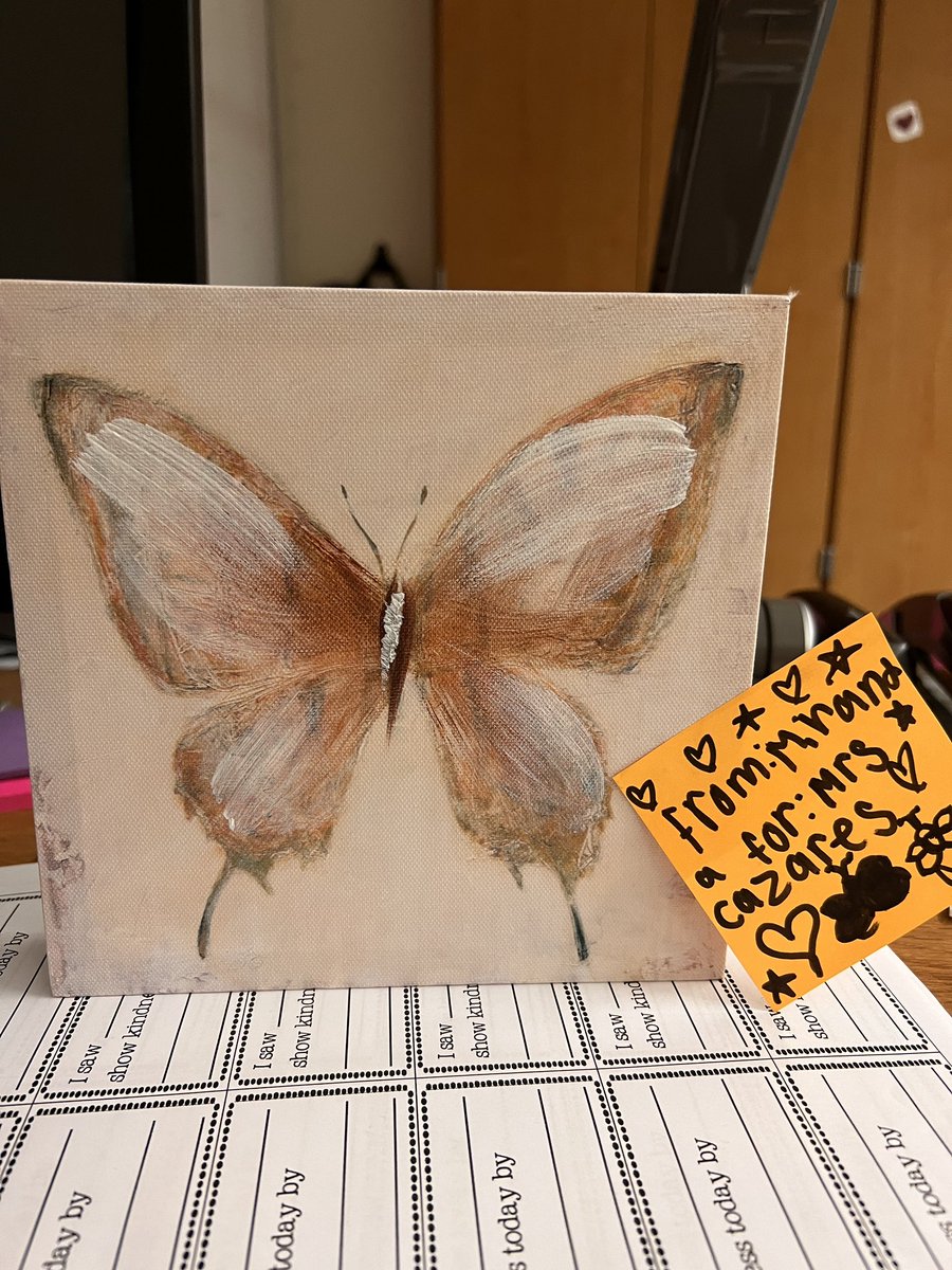 MrsCazares14's tweet photo. I was out yesterday and I came in to my class and found this! My heart is filled with joy! Just what I needed! #feelloved #sweetstudent https://t.co/UPlSD2UqZn