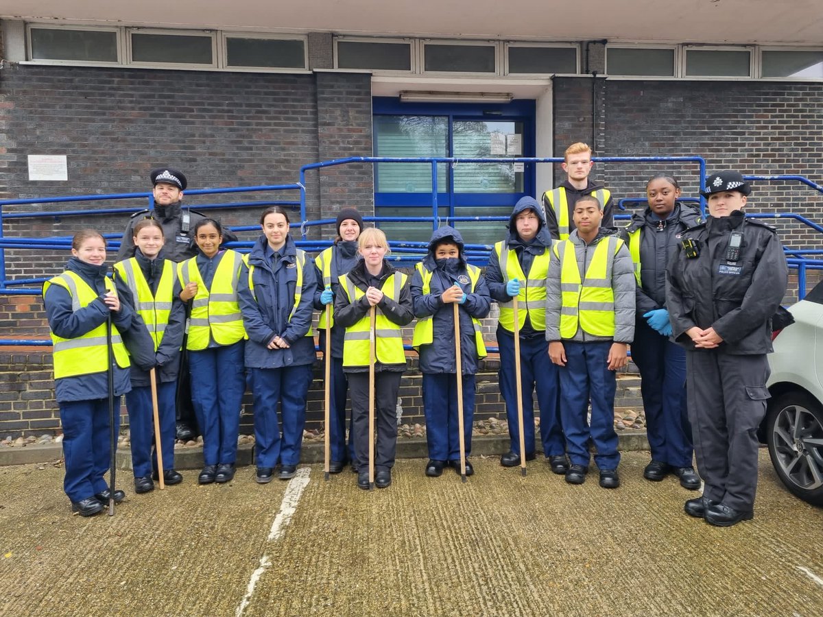 EnfieldVPC's tweet photo. On Saturday, despite it pouring down with rain, a group of @EnfieldVPC gave up their time to do weapon sweeps and provide crime prevention advice door-to-door down a number of residential roads. Another knife taken off the streets. Well done Cadets! @MPSEnfield @NationalVPC https://t.co/uDNgrxO6Ay