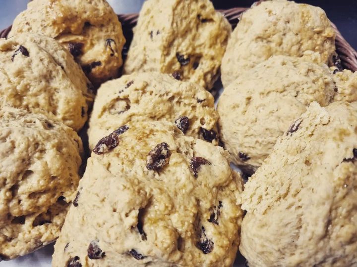 DGCScarb's tweet image. Our delicious homemade cheese, cherry and sultana scones are freshly baked every day - which is your favourite?! 😋
#TastyTuesdays #HomemadeScones #FreshlyBaked #CoffeeShop #GardenCentre #DeansGardenCentre #FamilyBusiness #SmallBusiness #NorthYorkshire #Scarborough