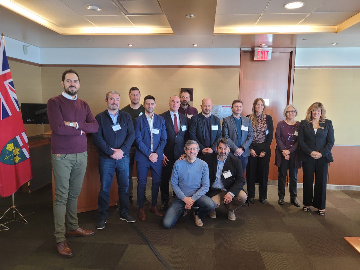 Día#3 - Misión EE.UU🇺🇸 y Canadá 🇨🇦✈

Seguimos nuestra misión por #Canadá.
La primera visita fue a Ontario Investment and Trade Center, una entidad que promueve el comercio y la inversión. Allí tuvimos encuentros y varias charlas  con referentes de la #Tecnología de #Toronto