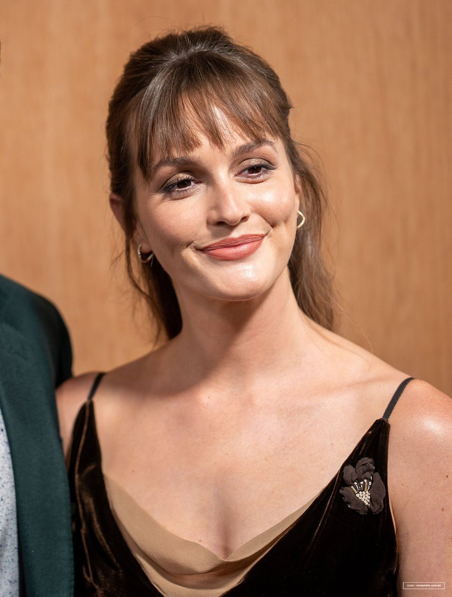 thinkerblerena's tweet photo. she gets more beautiful everyday https://t.co/8ZsT2qLO3W