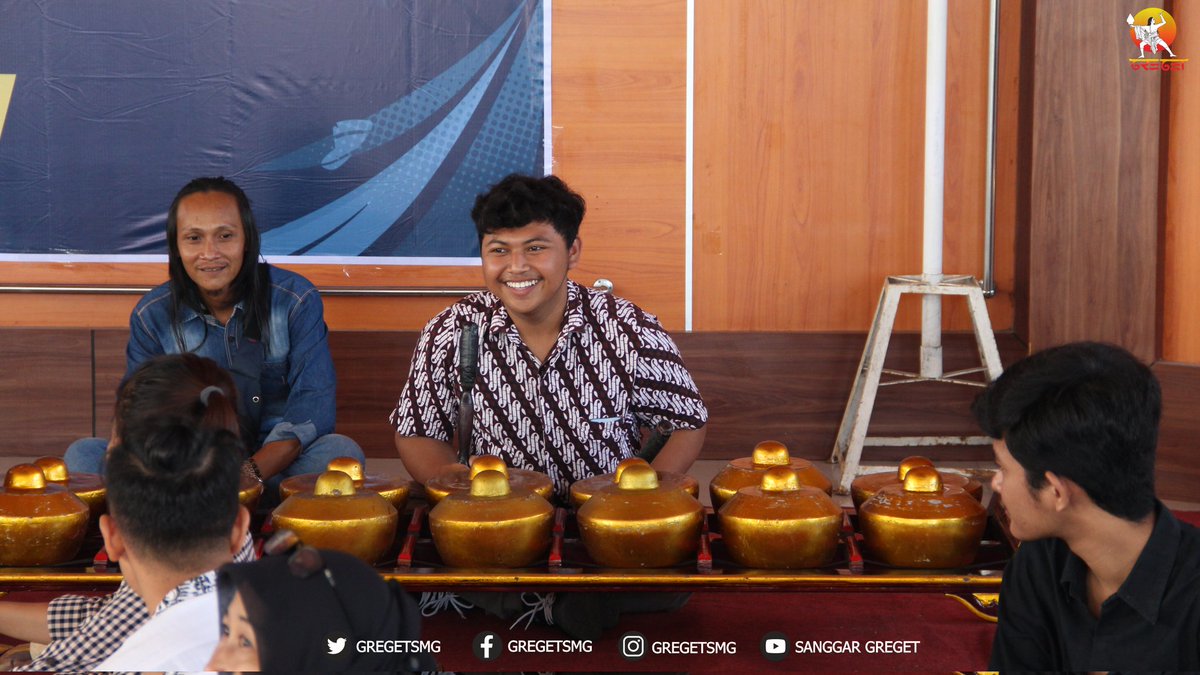 gregetsmg's tweet photo. Mas Yok menjadi Narasumber Pelatihan Seni Pertunjukan Karawitan dibantu Canadian Mahendra dan Rosidul Ikhsan.

Selasa, 8 November 2022 di Panggung Kesenian Kab. Demak✨

#gregetsmg #sanggartarigreget https://t.co/8DDuqBctAK