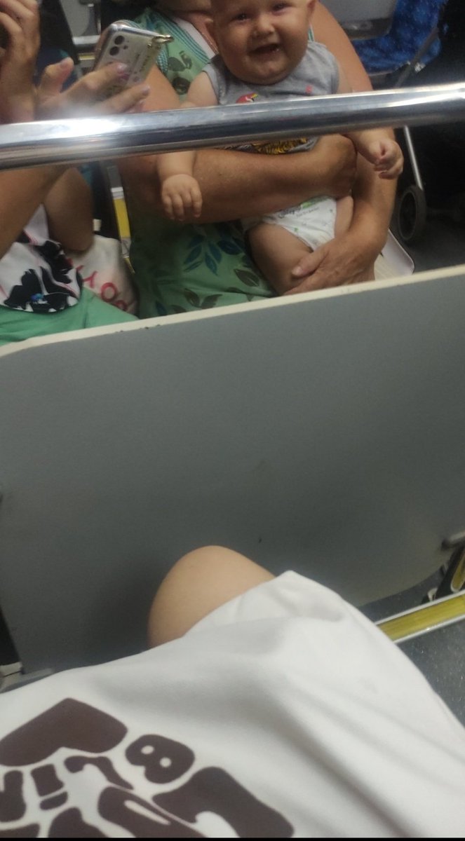 Hayır Sinem otobüsteki bir çocuğa aşık olmasın 😩❤️