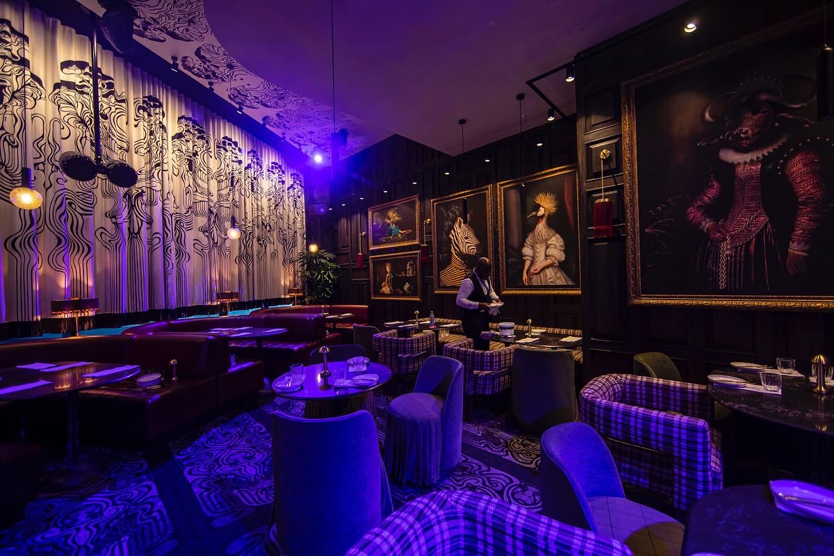 Robelighting's tweet photo. Located in Sandton, Johannesburg, Zioux is a fusion of carefully curated cocktails, food & music with a unique interior design where lighting is integral to creating the ambience so @DWRDistribution specified @Robelighting #LEDBeam150 & #SPOTE to make the atmosphere special. https://t.co/o7arIJPHxT