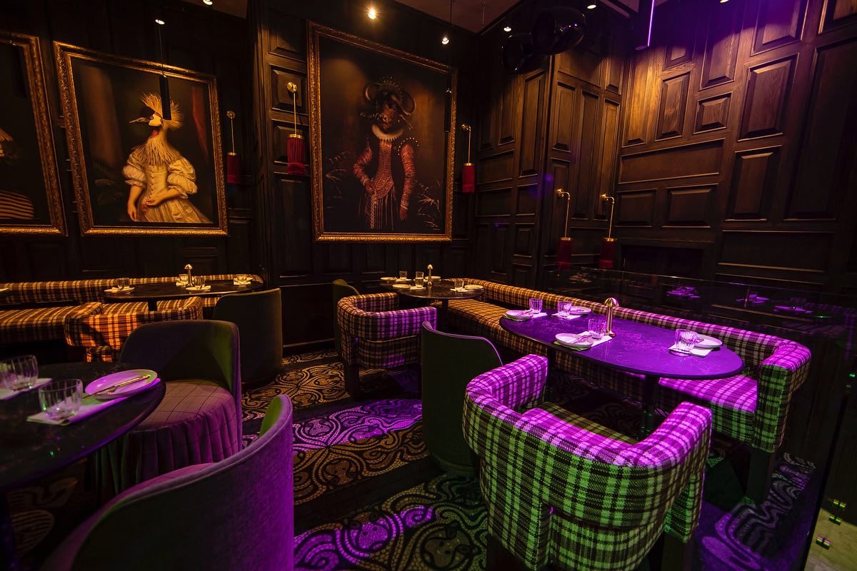 Robelighting's tweet photo. Located in Sandton, Johannesburg, Zioux is a fusion of carefully curated cocktails, food & music with a unique interior design where lighting is integral to creating the ambience so @DWRDistribution specified @Robelighting #LEDBeam150 & #SPOTE to make the atmosphere special. https://t.co/o7arIJPHxT