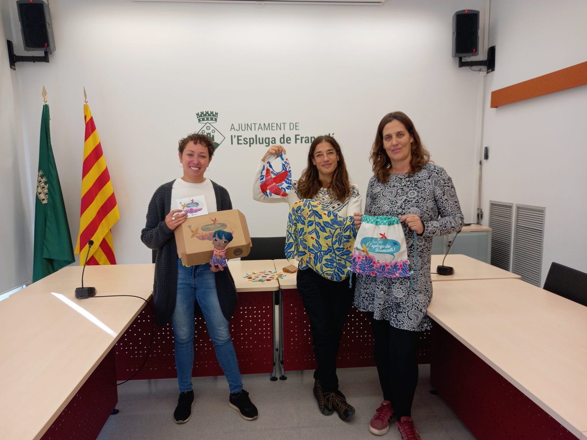niucoop's tweet photo. Avui hem entregat el packs perquè l'Ajuntament de l'Espluga de Francolí doni la benvinguda als nadons.
Ajudem a acompanyar l'alegria de cada naixement amb els nostres packs personalitzats, sostenibles i de proximitat.
#laconca #lesplugadefrancoli #Altafulla https://t.co/BsxxV3sfTa