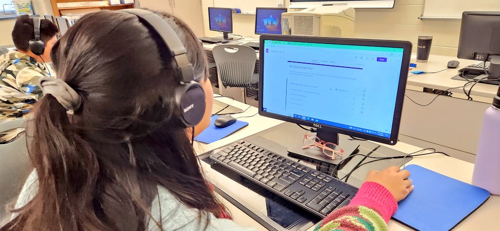 lovelandtech's tweet photo. Ss chose middle school lessons last week during #FreeChoice week on #GoogleAppliedDigitalSkills. One Ss chose to make a #GoogleFormQuiz all about her interests & another Ss chose to re-do/extend a #PixelArt project on #GoogleSheets. @Neptune_STEM @NeptuneSchools @SNishTech https://t.co/EhdjYZkw5N