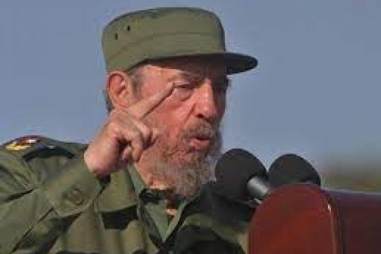 #FidelPorSiempre: “La Revolución significa: la verdadera justicia, que permite a los hombres adquirir los conocimientos que sirvan para trabajar en beneficio de los demás”. #Cuba #CubaPorLaPaz <a href="/DiazCanelB/">Miguel Díaz-Canel Bermúdez</a>