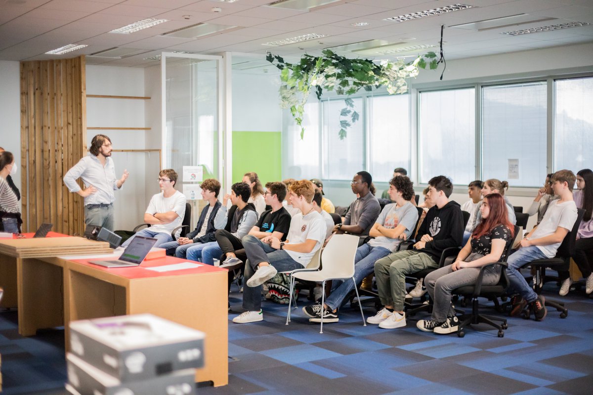 eu_rate's tweet photo. // LTTA // 
A look back at the robotics training week from 24 to 27 October in Genoa, Italy! 
30 young people between 14 and 18 years old discovered robotics and the workshops that the project members created.
#robotics  #eurate https://t.co/qKaUbSdpdM