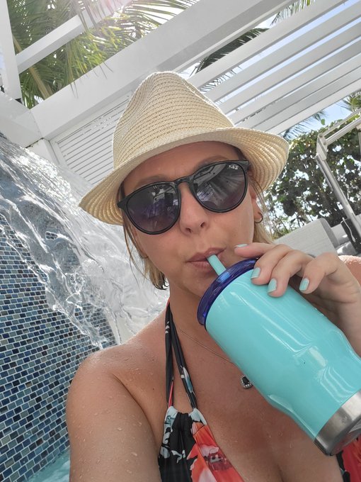 Birthday spa retreat 😌 https://t.co/wOPXVwOCo1<a href="/tag/momcomesfirst"class="tags"><span>#momcomesfirst</span></a>