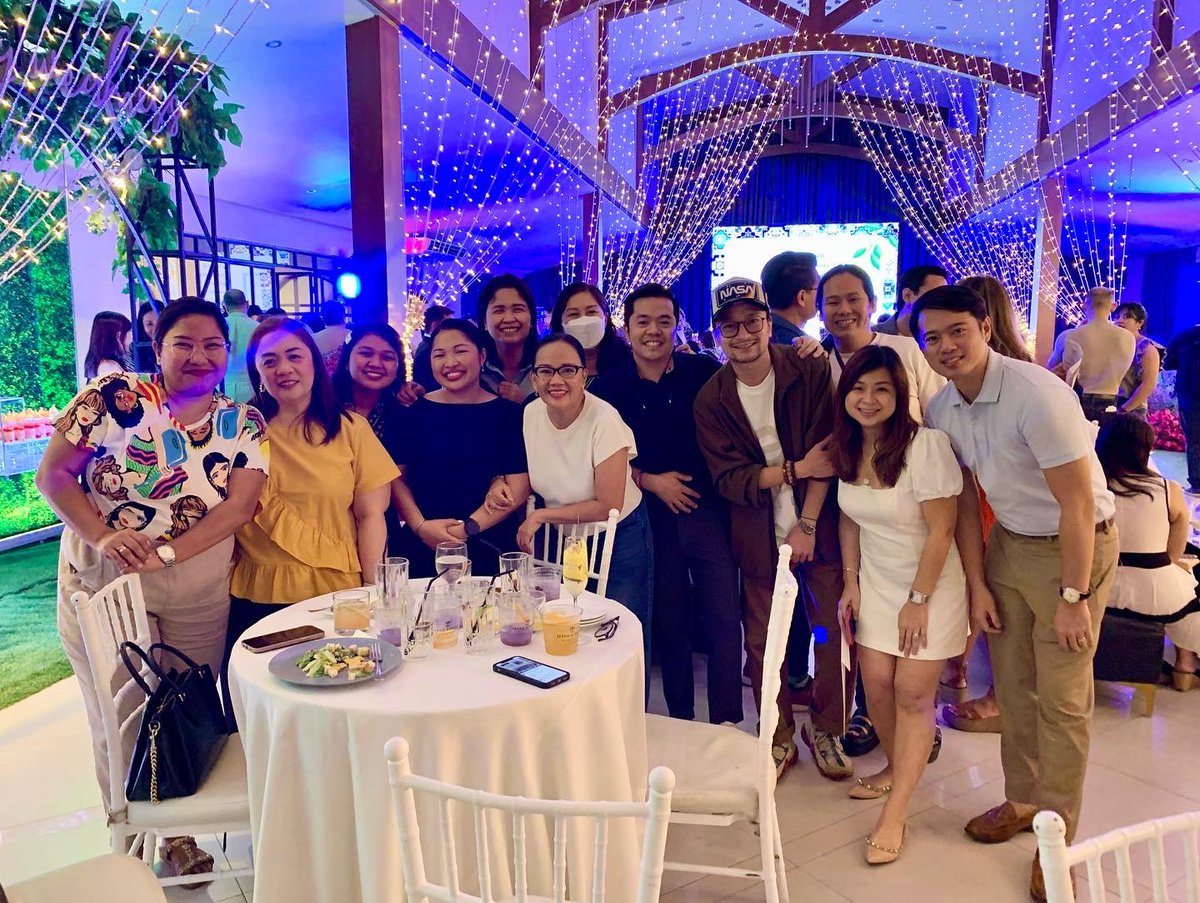 dadaylimjuco's tweet photo. Coords Unite and #SaveEventsPH
I must say, one of the best ensembles in the wedding industry. https://t.co/vlPc1ayJmC