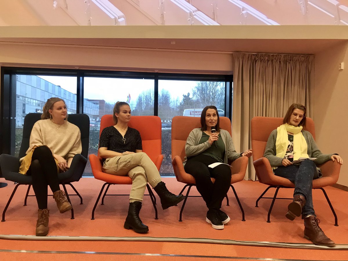 Sosionomi YAMK-opiskelijat kertovat, että transversaalit taidot käsitteenä oli aluksi vieras. Taitoja ovat luovuus, ongelmanratkaisukyky, riskinarviointikyky, päätöksentekokyky, aloitteellisuus, tunteiden rakentava hallintakyky ja kriittinen ajattelu. #ITSHEC <a href="/metropolia/">Metropolia</a>