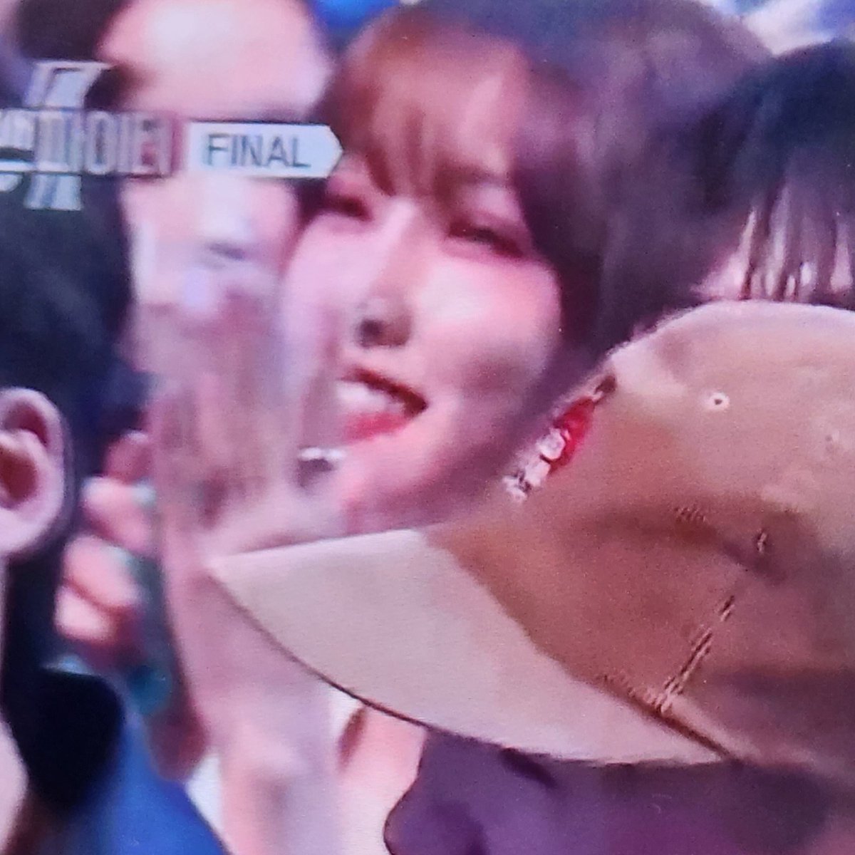 헐 얘들아 스맨파 파이널에 유주 왔어!!!!!@!!!!!!!!!!! 잘못본줄알고 눈 비비고 다시 봄.....
