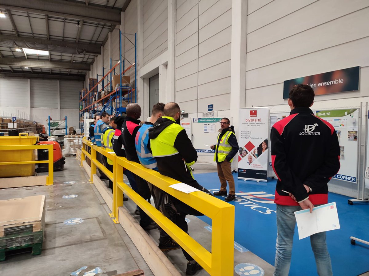 diversitesudest's tweet photo. Ce jour chez notre client ID LOGISTICS à ST Quentin Fallavier Dossier Boulanger nous avons organisé avec notre Agence Hébergée une animation jeu sur le Handicap sur la base d'un Quiz . https://t.co/ekuiNvmHP8