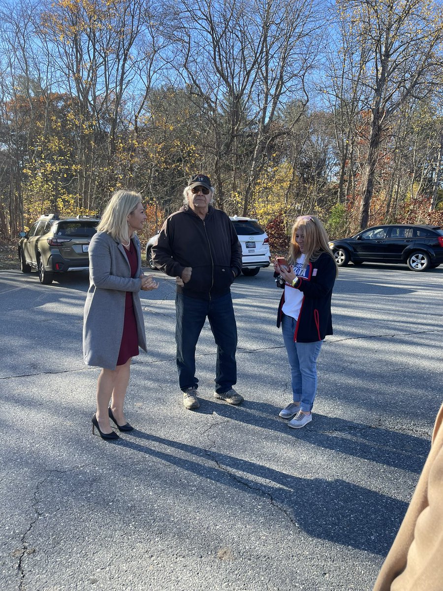 AshleyKalus's tweet photo. Stopped by Davisville Middle School in North Kingstown! https://t.co/VpDv2Bcn2S