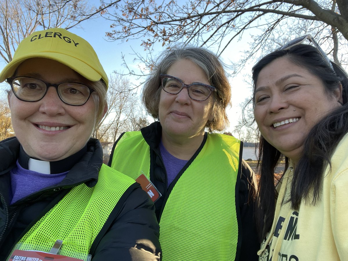 Where are you voting today? 

Or, have you already voted?

I’m starting my a.m. as a Poll Chaplain. One rule is that we need to stay 100 ft from the polling place. In just 15 minutes I’ve waved &amp; thanked people for being a voter… &amp; have been thanked for serving. 

#vote
<a href="/MemUCC/">Memorial UCC</a>