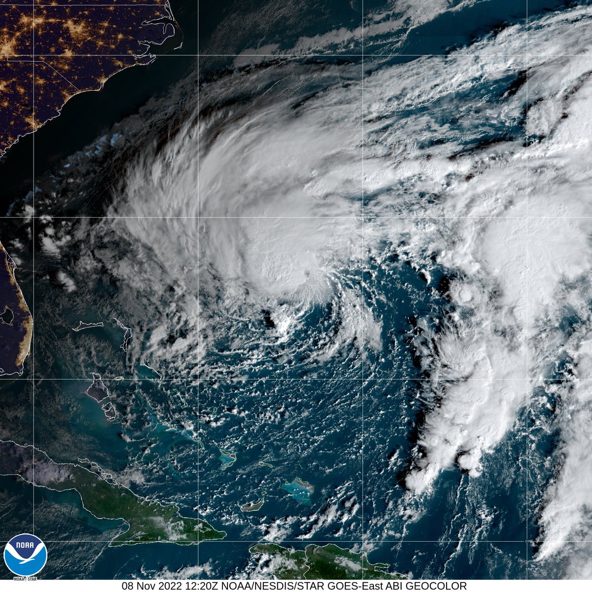 LCWxDave's tweet photo. It looks like #Nicole will move through or near the Lowcountry very quickly on Friday. Coastal Flooding is already an issue around high tide &amp; will remain the rest of the week. Heavy rain, est. 2-5” &amp; gusty winds 40-50mph expected Thursday into Friday. #chswx https://t.co/8DmzMOBtUB