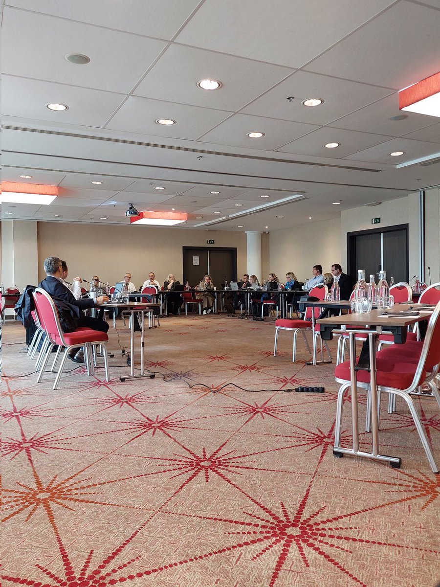 raufrere's tweet photo. Social Dialogue Committee railways sector Brussels today 🇪🇺🚄🚉🚇🚆#ETF #railways #itf #europe @UNSAFerro_Off @UNSA_officiel @UNSATRANSPORTS1 @FedUnsa #transports #railwaysworkers #syndicalisme #servicepublic #concurrence #rail #aufrereprivel @GroupeSNCF @SNCFVoyageurs @UTP_Fr https://t.co/NtyI3MB2LP
