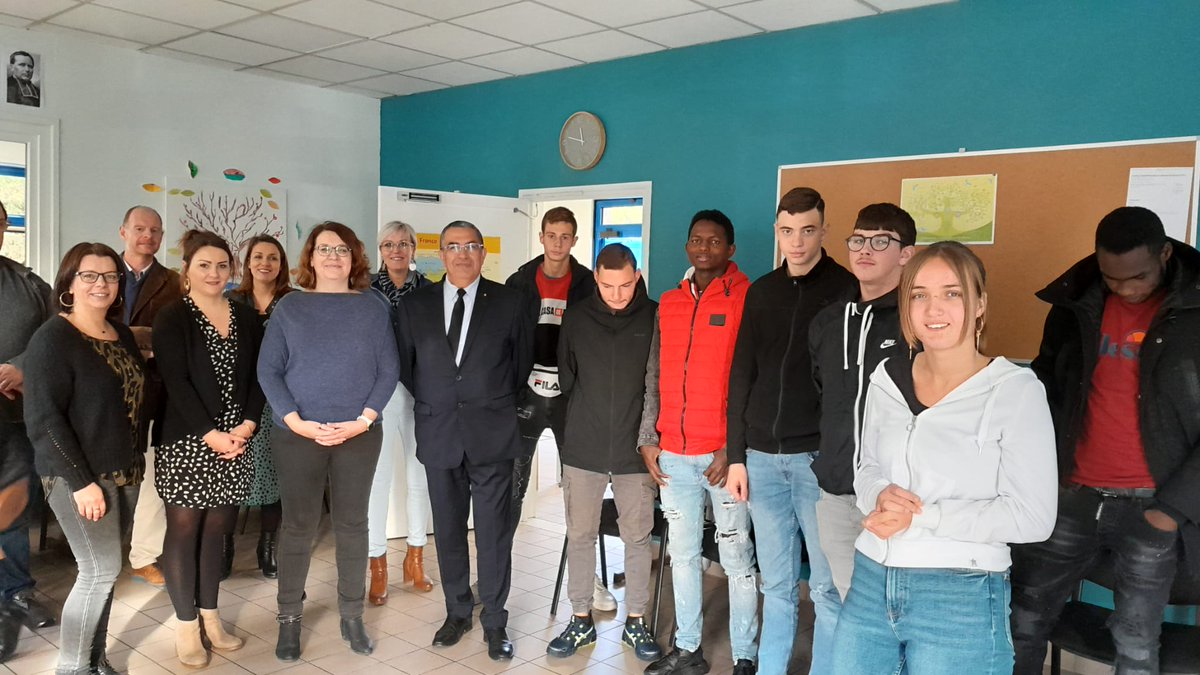 AAuteuil_NEst's tweet photo. Aujourd'hui, l'équipe de Pro'pulse Prépa-apprentissage a inauguré ses nouveaux locaux à #Lens, en présence de Monsieur Jean-François Raffy, sous-préfet de Lens et Monsieur Farid Boukercha, adjoint au maire de Lens.

Merci à nos partenaires pour leur engagement auprès des jeunes ! https://t.co/nOpJVraxj1