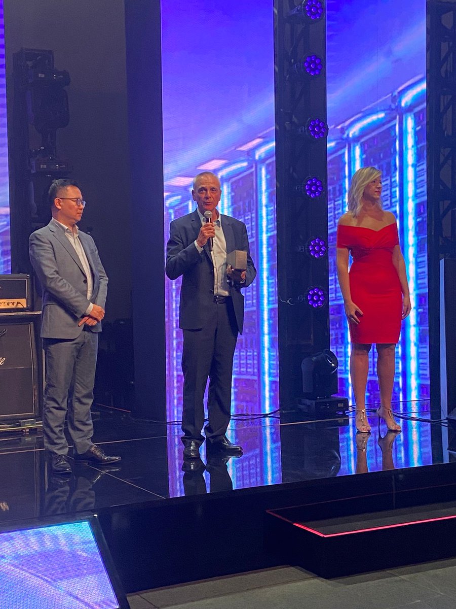 wdcnetworks's tweet photo. Recebemos com muita alegria o prêmio “ Best Channel Collaboration in 2022” da nossa parceira Huawei.
Esse prêmio reflete o reconhecimento do setor das tecnologias, soluções inovadoras e resultados da implementação entre a nossa parceria em diversos segmentos de mercado.
#LVTC3 https://t.co/783YN0Rk5E