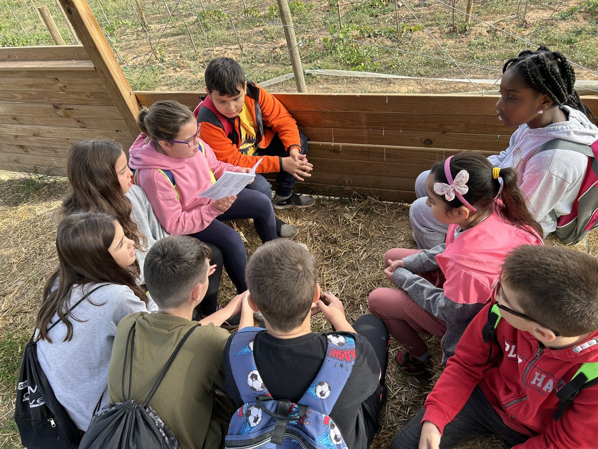 ClaveEscola's tweet photo. Al @ClaveEscola Aprenem de les bones experiències cooperativistes @olivera_coop  #CuEmE @AjRipollet https://t.co/xr9AfQaf79