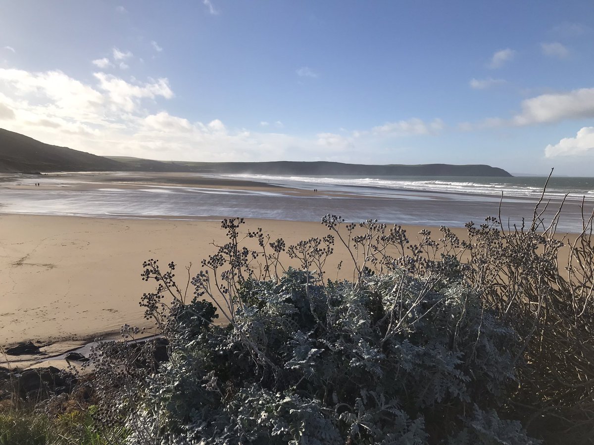 Lovely sunshine in between the showers here in #Woolacombe today 😊 <a href="/BeachWoolacombe/">Parkin Estates</a> <a href="/WoolacombeSands/">Woolacombe Sands</a> <a href="/WoolacombeVoice/">Woolacombe Mortehoe</a> <a href="/Woolacombe_Bay/">Woolacombe Bay Holiday Parks</a> <a href="/jube_woolacombe/">The Jube</a> <a href="/ByronWoolacombe/">Byron Woolacombe</a> <a href="/WoolacombeHotel/">Woolacombe Bay Hotel</a>