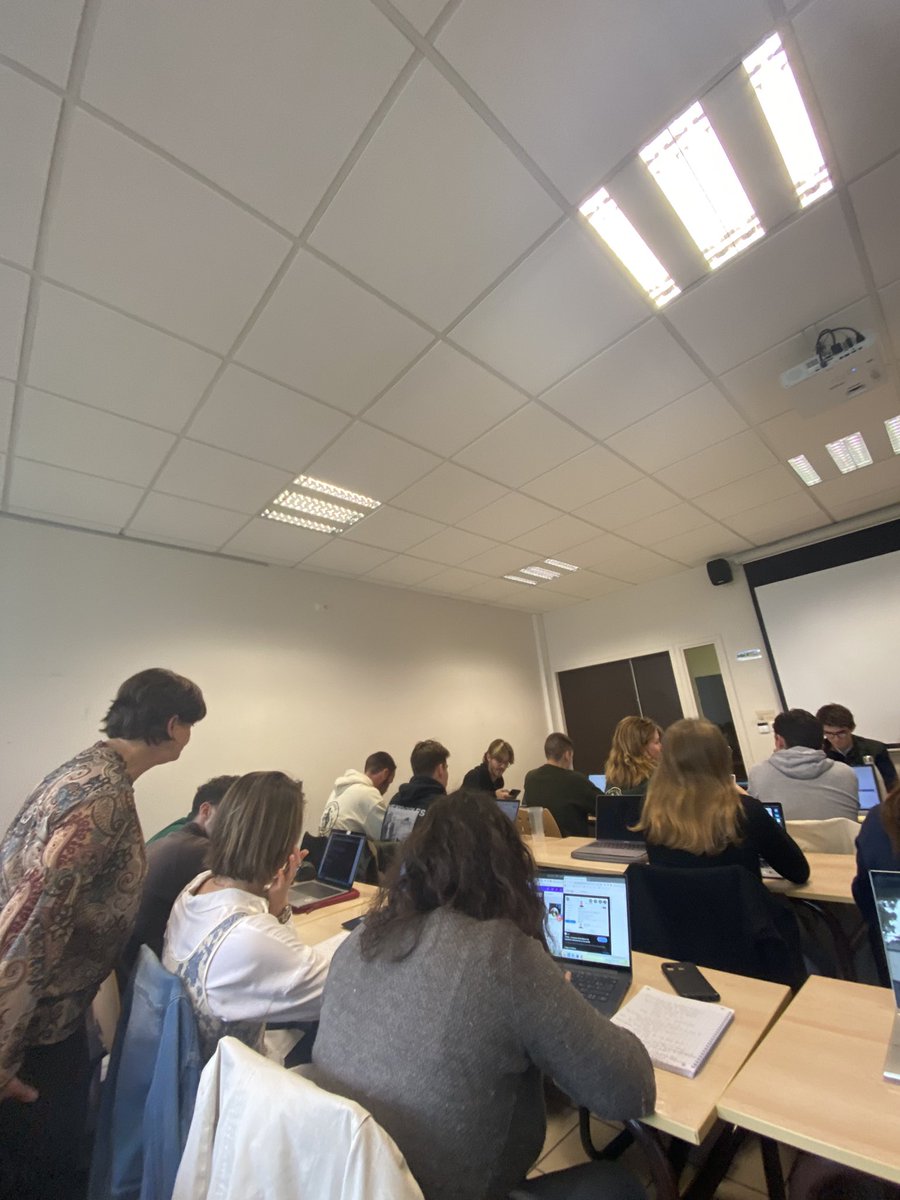 maiwennmlljc's tweet photo. Préparation de notre passage le 29 novembre à @OAgrifood avec @Mygermain  #alimentation #agriculture #transition #bachelor #agroécologie  #systemesalimentaires #ESA https://t.co/MdKSRtBXDO
