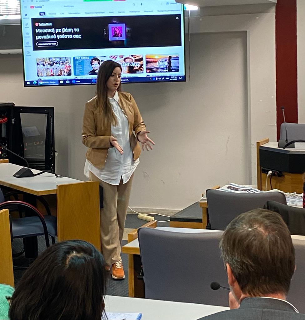 InteractEU's tweet image. #YouthRoadShow listening now to  Stamatia Gkantalidou, a young woman who has participated in @tTransEduNet1 project: “It helped me learn from people based on other countries and upgrade my studies” #Interreg