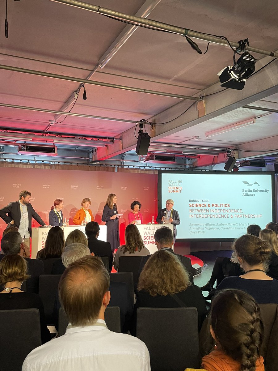 carlottaloiam's tweet photo. @Falling_Walls @EDUCUniverCity #fallingwalls #ScienceSummit2022
Roundtable #scienceandpolitics how to use and communicate scientific results in the decision making process? https://t.co/iEoBm967tR