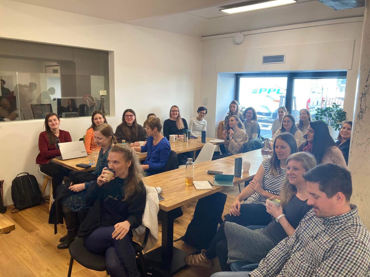 ResearchTuesday's tweet image. Výzkum dělá každý – to je téma nejen dnešního setkání #ResearchTuesday, ale nejspíš i spousty výzkumnic a výzkumníků v praxi, protože tolik lidí jsme ještě v @theforgecz neměli!