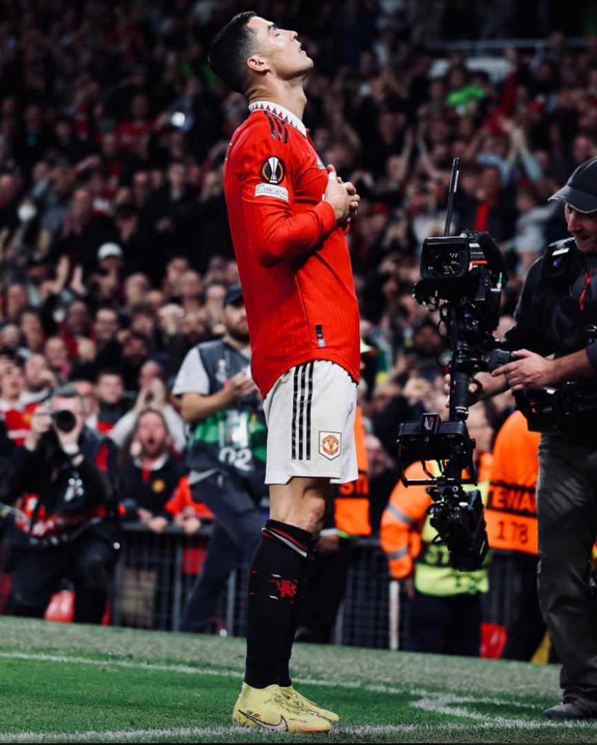 8Bitking_NFT's tweet photo. @sportingking365 this will be my celebration when I win 🙏🙏🙏. God abeg🤲🤲🤲 https://t.co/6ccrzJEbEd