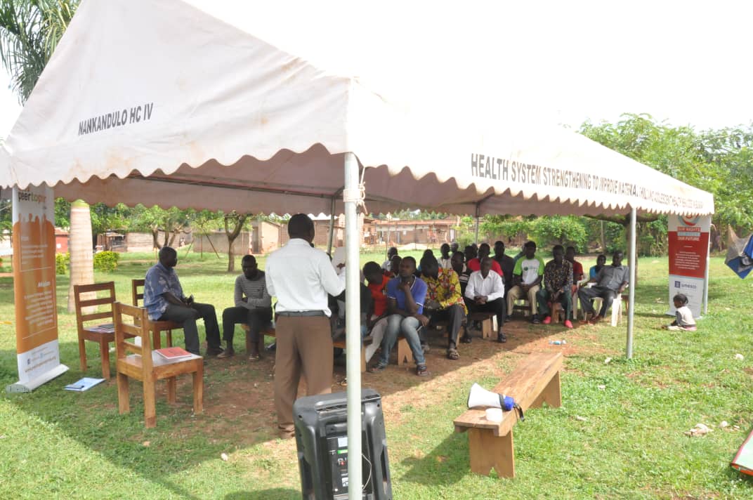 BwireMose's tweet photo. @PEERUganda conducted a community dialogue at Nankandulo Health Centre IV, Kisozi, Buzaaya, Kamuli District, Eastern Region. The community dialogue was attended by young men and youth out of school, shop keepers, boda boda riders, health workers, and community leaders.
#03Program https://t.co/jKfeAcKw3k