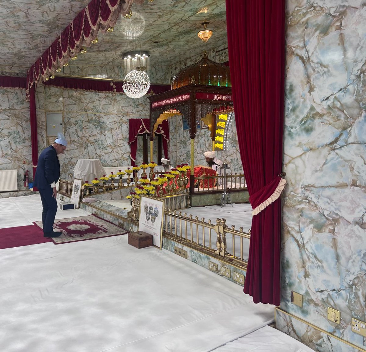 Wishing the Sikh community in the West Midlands a very Happy Gurpurab, as the community celebrate the birthday of Guru Nanak Dev Ji.

Blessings to all on this auspicious occasion.