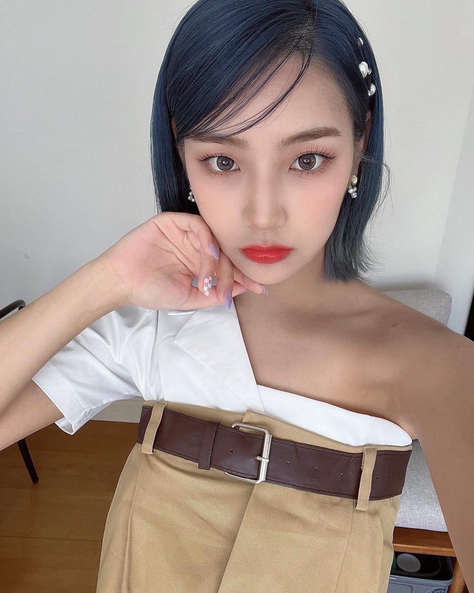 makamaka_world's tweet photo. [#희수]

오랜만이지~~~~마카롱~~~~
보고싶었어 ㅠㅜㅠㅠㅠㅠ🥺🥺
오늘은 자켓 때 사진 ㅎㅋ 💗

#MAKAMAKA #마카마카 
#희수 #디아 #다슬 #은비 #채원 
#HeeSu #Dia #Daseul #eunbi #chawon https://t.co/hPc3tEHknN