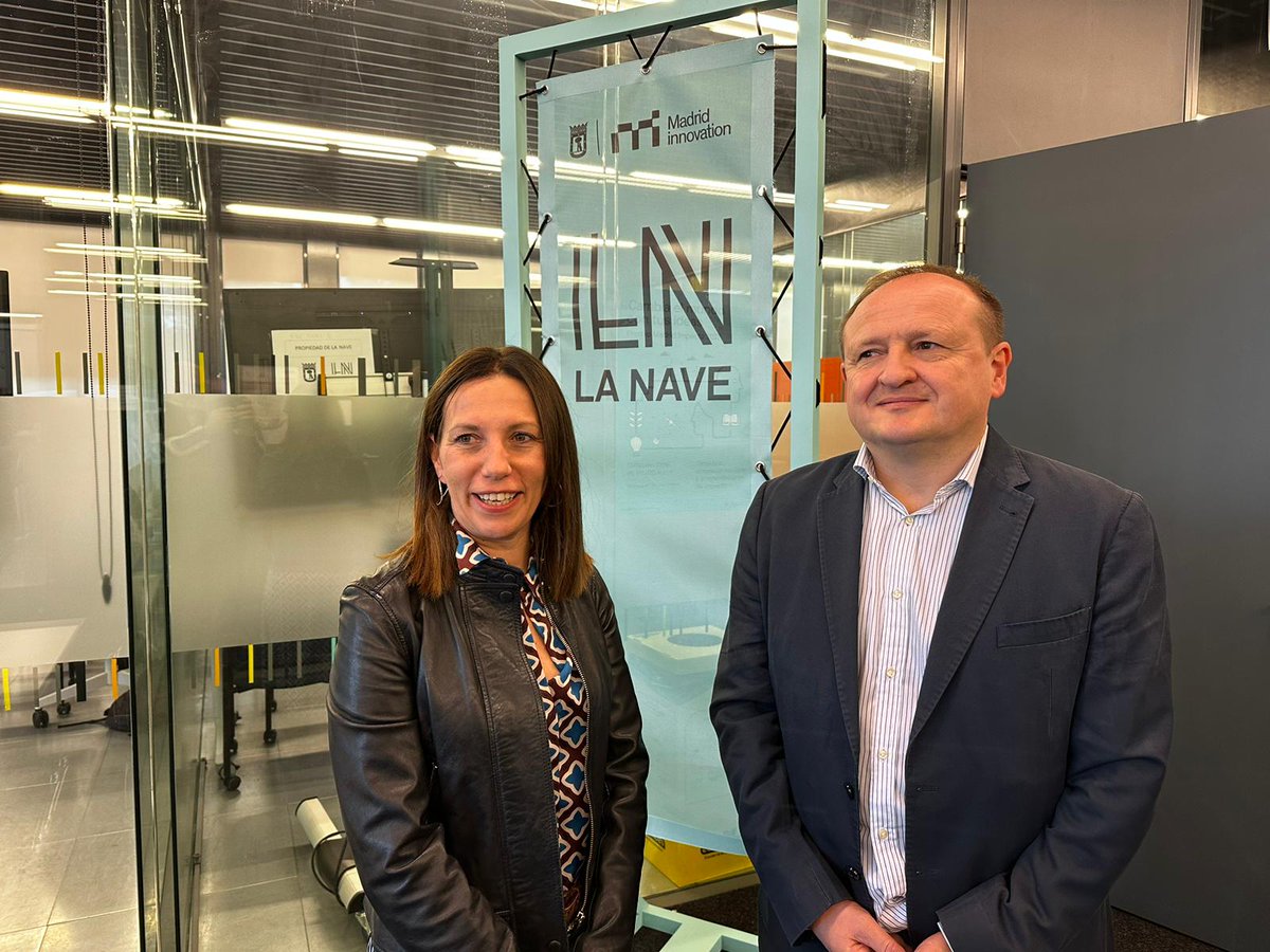 MARedondoR's tweet photo. Acudimos a la  inauguración de feria de empleo de Villaverde en la nave organizada por la asociación de autónomos de Villaverde, con el apoyo de la junta de distrito de Villaverde, con la participación de 26 empresas y de la @aempleomadrid.

#Madridmotoreconomico https://t.co/kfLIp2ZPPq
