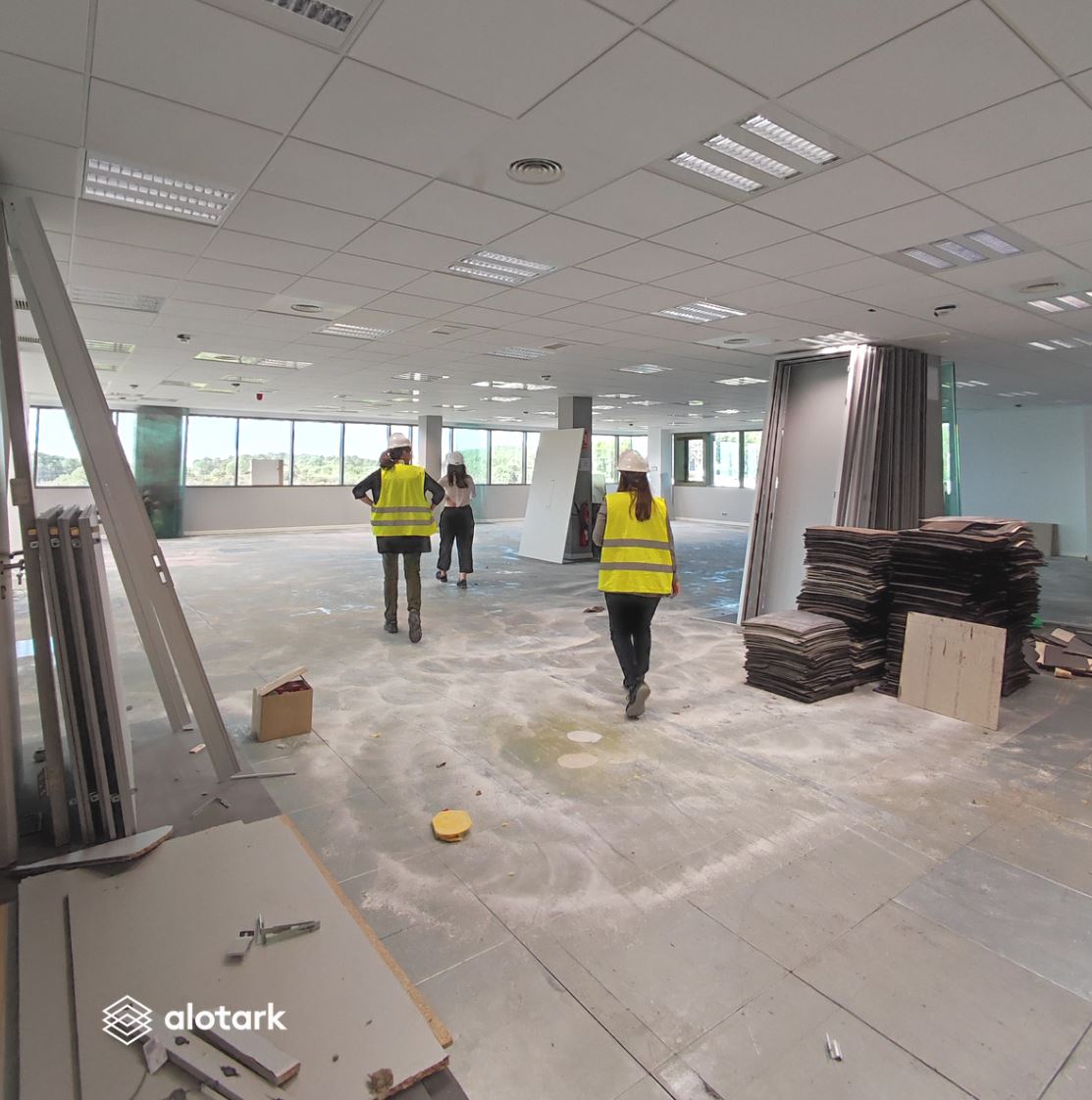 alotark's tweet photo. En marcha las obras de transformación de la nueva #sedecorporativa de @eurofragance. Junto al equipo de la compañía, hemos repensado su nuevo #espaciodetrabajo que evolucionará hacia una visión más colaborativa y flexible que mejorará la experiencia del cliente y la del equipo. https://t.co/x5CBp6kxR7