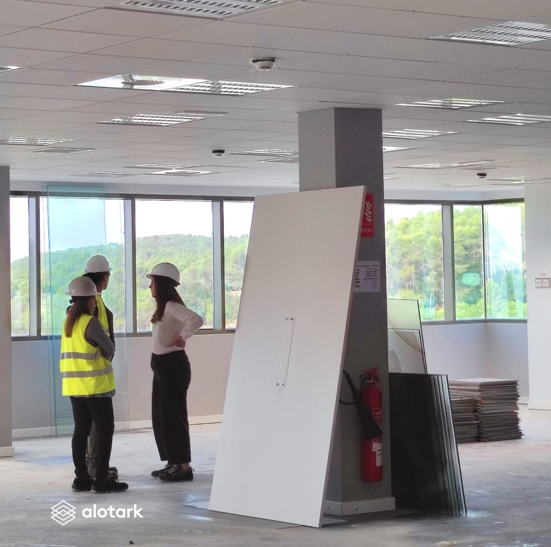 En marcha las obras de transformación de la nueva #sedecorporativa de <a href="/eurofragance/">Eurofragance</a>. Junto al equipo de la compañía, hemos repensado su nuevo #espaciodetrabajo que evolucionará hacia una visión más colaborativa y flexible que mejorará la experiencia del cliente y la del equipo.