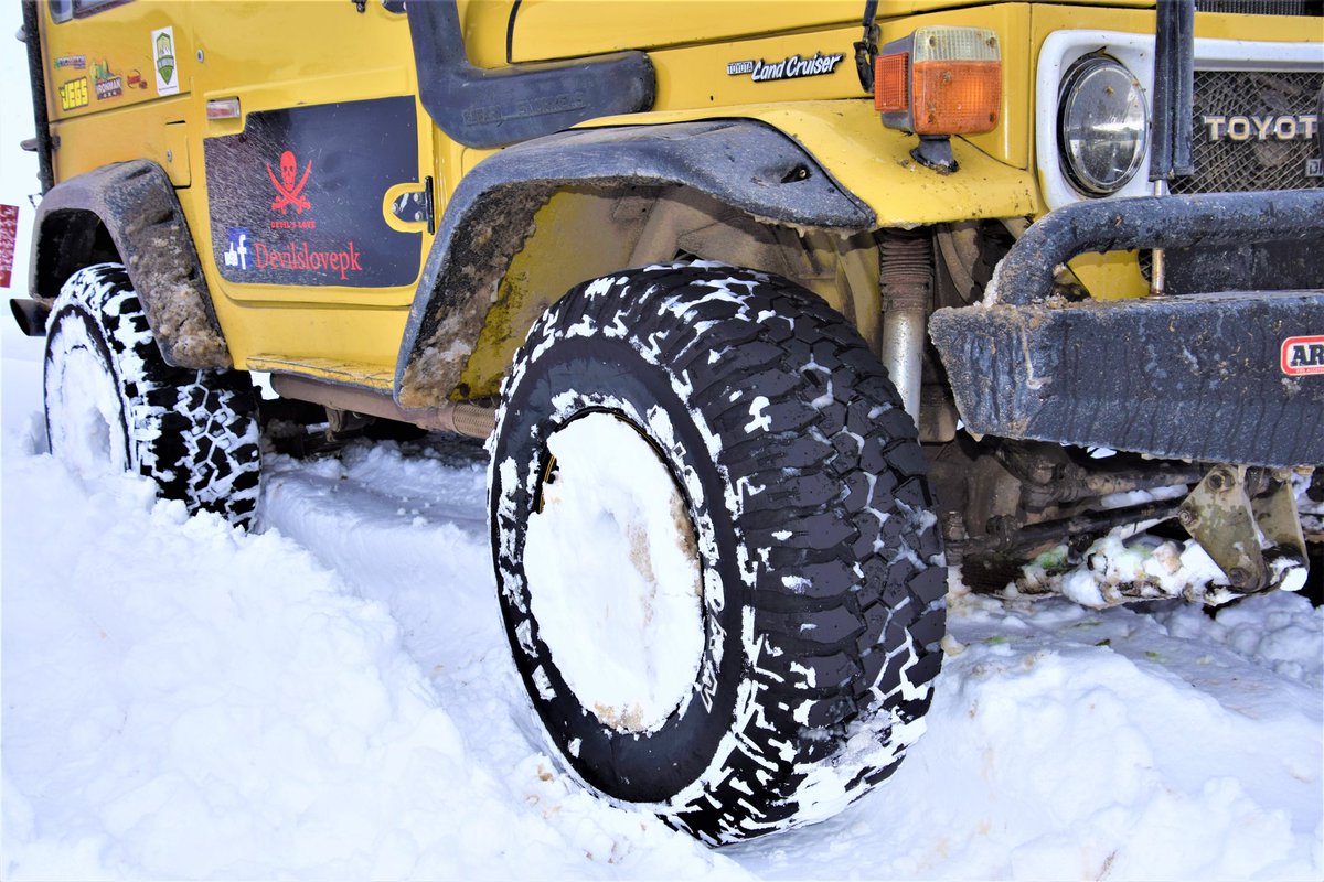masaudgondal's tweet photo. Tires conditions at #LakeSaifulMuluk after first snowfall of season four years ago

Watch full video from Lake Saiful Muluk to Naran on

https://t.co/sxwRWrMaQ0

#ManWithYellow4x4
#Pakistan
#devilslove
#toyotabj40
#toyotafj40
#snow
#jheelsaifulmalook
#Lakesaifulmalook
#naran https://t.co/snhf4L81k9