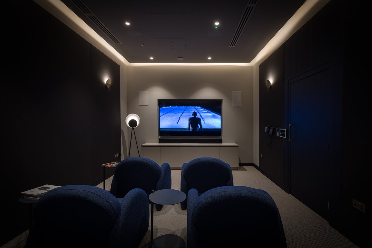 At Chimes in Westminster, enjoy exceptional design from the moment you step through the door, with spectacular shared spaces, including a lobby and lounge, rooftop terrace, cinema room and gym.

Book your private viewing today: 
📱0207 980 8700.
⌨️ bit.ly/3yo84lw