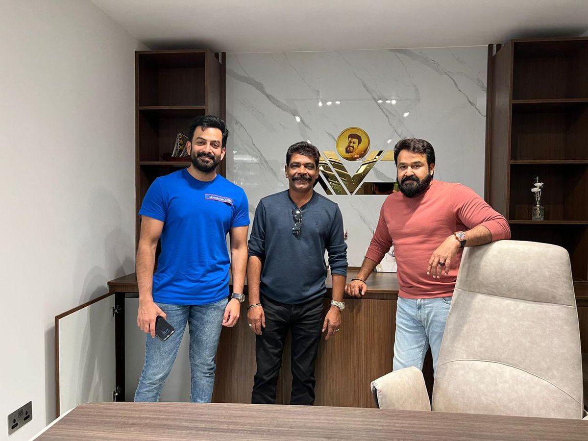 #Empuraan Will Go On Floors By 2023 Mid. 🔥

Pre Production Works In Full Swing...

@Mohanlal @PrithviOfficial @antonypbvr #Mohanlal #PrithvirajSukumaran #MuraliGopy #L2E