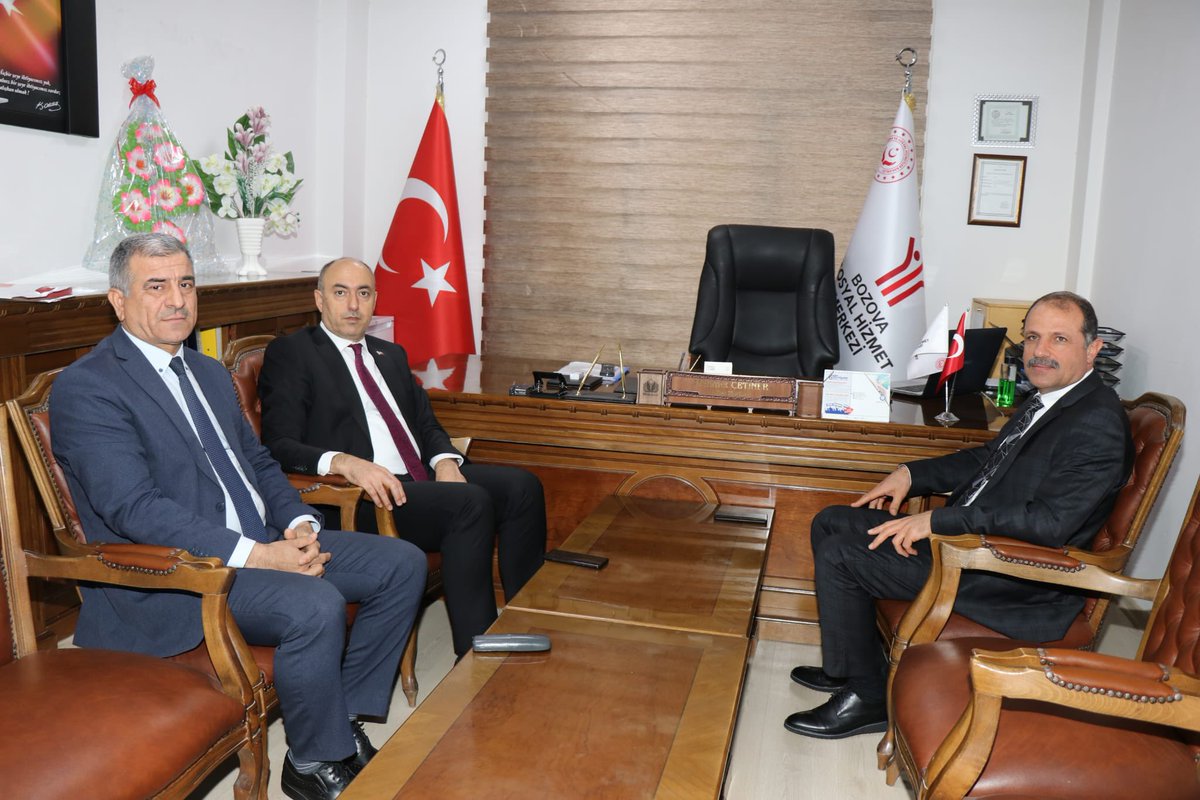 SuphiAksoyB's tweet photo. Bozova İlçe Milli Eğitim Müdürü Hamza Yarbuğlubaş, Bozova Aile Çalışma ve Sosyal Hizmet Merkezi Müdürü Mehmet Çetiner, Tapu Müdürü Ahmet Uçan ve Bozova Mal Müdürü Mustafa Şen’i makamlarında ziyaret ettik.

İlgi ve alakalarından dolayı kendilerine teşekkür ederim. https://t.co/uDhoGwTboc