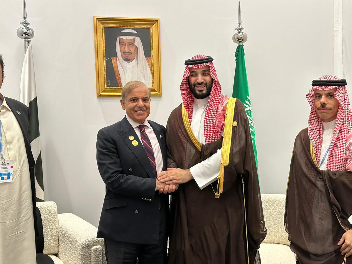 Marriyum_A's tweet photo. PM @CMShehbaz addressed COP27 high-level segment Saudi Green Initiative in which PM underscored urgency to curb escalating pollution by utilizing modern technology &amp;highlighted salient features of Green Pakistan Project which champions journey towards green future. #PMPakatCOP27 https://t.co/RS3AC7U3V0