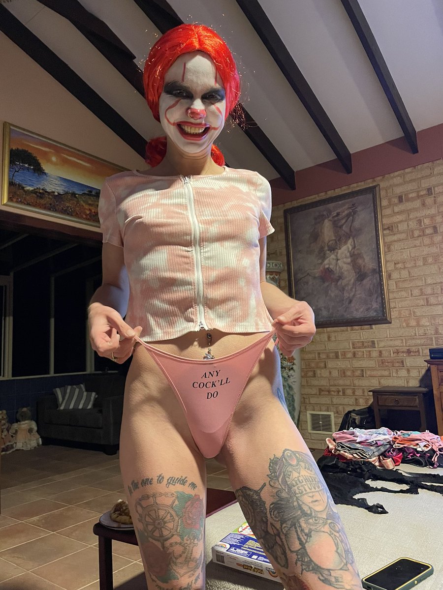 discokitty04's tweet photo. Want to see two clowns fuck?! https://t.co/3bMFF1ZkIE https://t.co/uLziVxbHS4