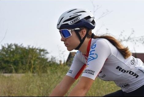 Rosalía Roca, Claudia Castaño, Mar Miralles, Noa Alderete y Estefanía Hurtado lucirán en 2023 el maillot del International Cycling
<a href="/RosaliaRoca23/">Rosalía Roca Guerri</a> <a href="/lidiallacer16/">lidiallacer gabarron</a> alicanteconelplatogrande.com/2022/11/08/ros…