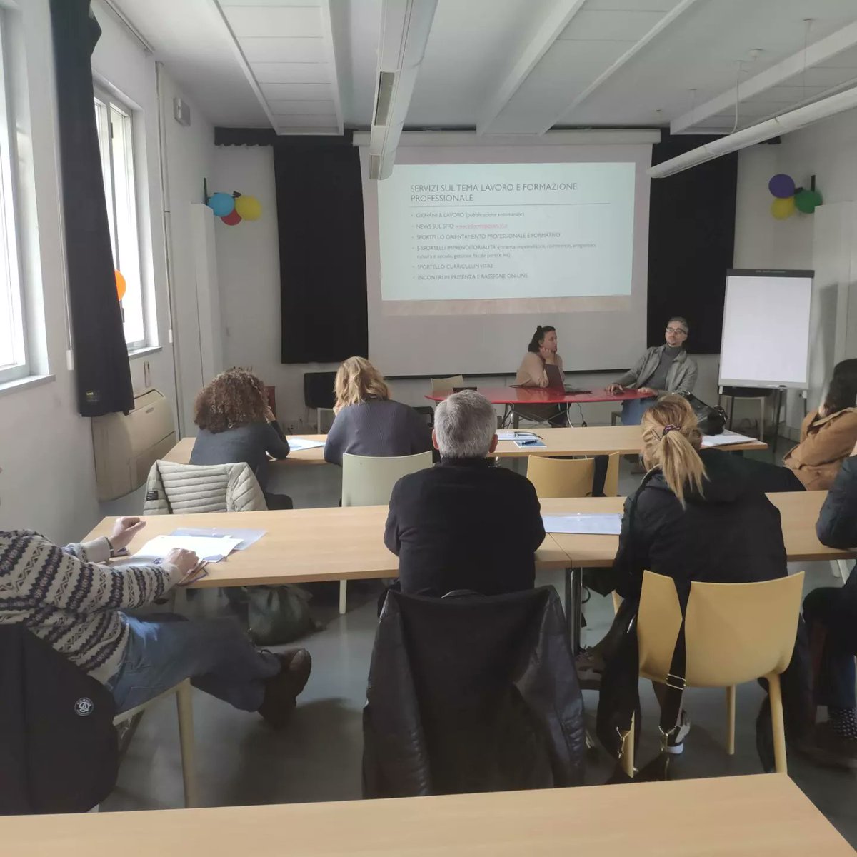 CDonibane's tweet photo. Responsables de empleo de centros de FP de Navarra están realizando una movilidad Erasmus+ en Vicenza (Italia) para conocer y compartir experiencias.
@cdonibane
@educacion_na
@ci.agroforestal
@maria.ana.sanz
@esc_educa
#Politecnico Estella
#Estna https://t.co/G8GpNbzhtd