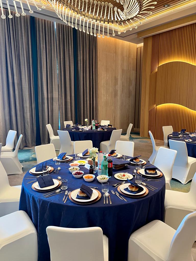 treatkosher's tweet photo. The table is set for an amazing lunch by #treatkosher

#TreatKosher #TreatKosherDubai #kosherfood #JewishUAE #KosherUAE #JCCUAE #jewishfood #uae #dubai #dubaicatering #catering #food #kosherevents #dubaievents #eventplanner #event #Jewish #jew #Shabbat #Kosherfoodie https://t.co/8pymB7Eir3