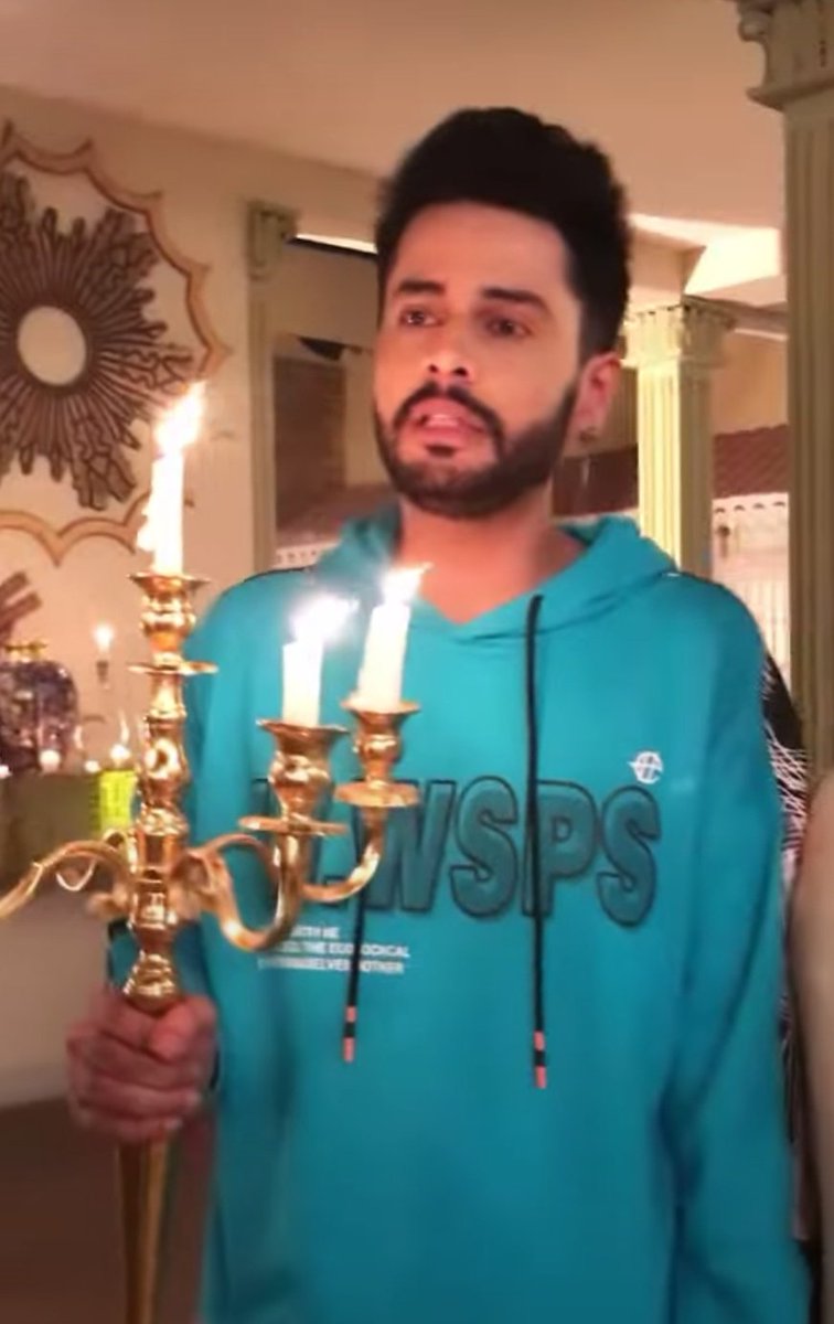 idkyyaar's tweet photo. Puri CM cast aaj candle candle khel rhi hain 😂
#ChannaMereya #Shradul https://t.co/L9WHNrfEJw