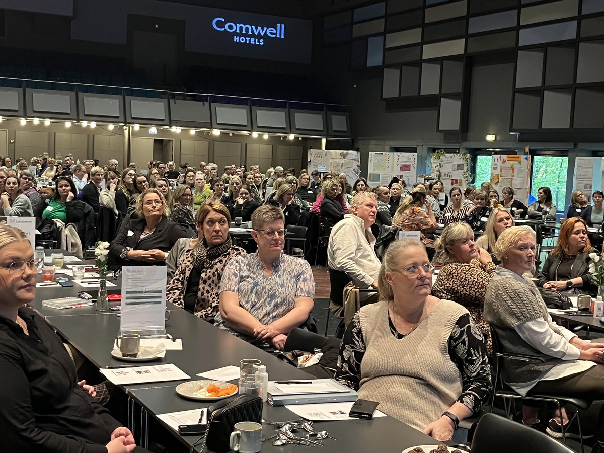 BodilEAndersen's tweet photo. De 15 kommuner #isikrehænder er samlet til læringsseminar, og rummet emmer af energi. Deltagerne er så klar til at dele erfaringer og få ny viden om forbedringsarbejdet til gavn for borgerne
#patientsikkerhed #DKsundhed #kommunerne 
Læs om #isikrehænder på https://t.co/UXX7YaiYAY https://t.co/paMYVVxYmp
