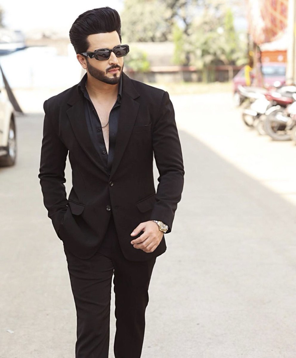 preeran_2's tweet photo. DD in black ✨😭🖤

#DheerajDhoopar #DheeShra #raj #tkl @DheerajDhoopar https://t.co/jL7faILjmg
